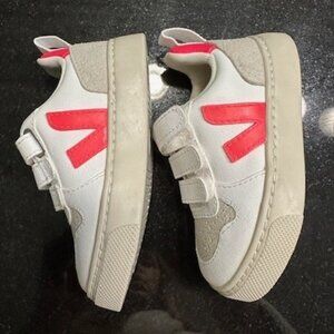 NEW VEJA Toddler Sneakers